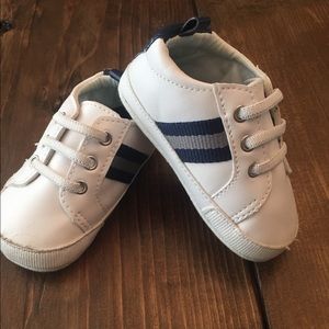 Carter’s crib shoes